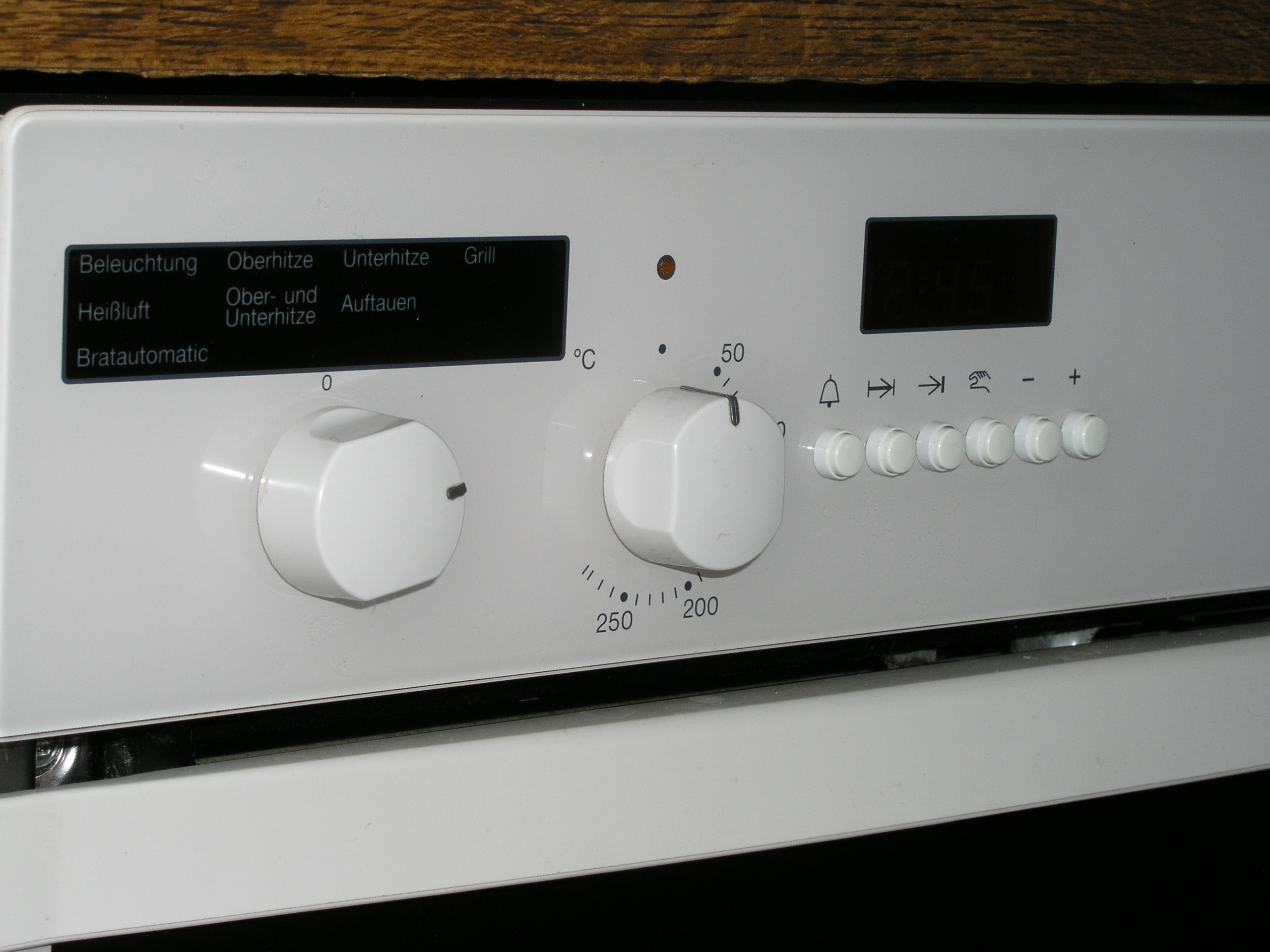 Miele Backofen H253 Reparatur Uhrmodul Eaton EL198288.841.pdf